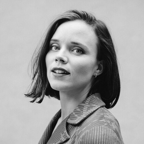 Eldrid Gorset 1x1 bwfoto Mira Wickman